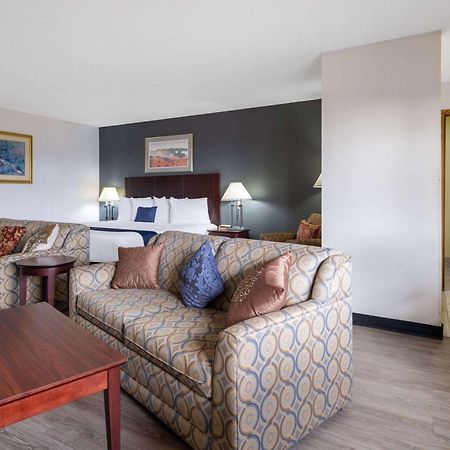 Travelodge By Wyndham Merrill Dış mekan fotoğraf