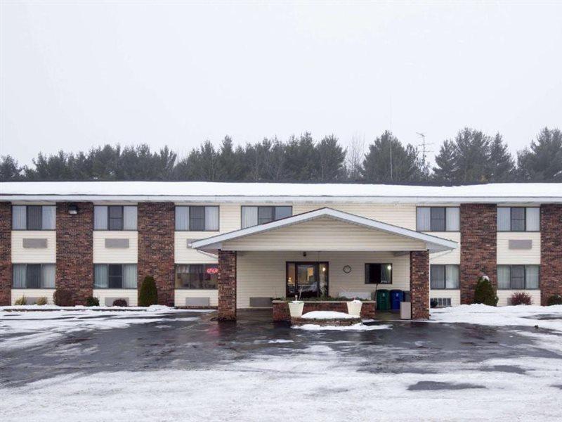 Travelodge By Wyndham Merrill Dış mekan fotoğraf