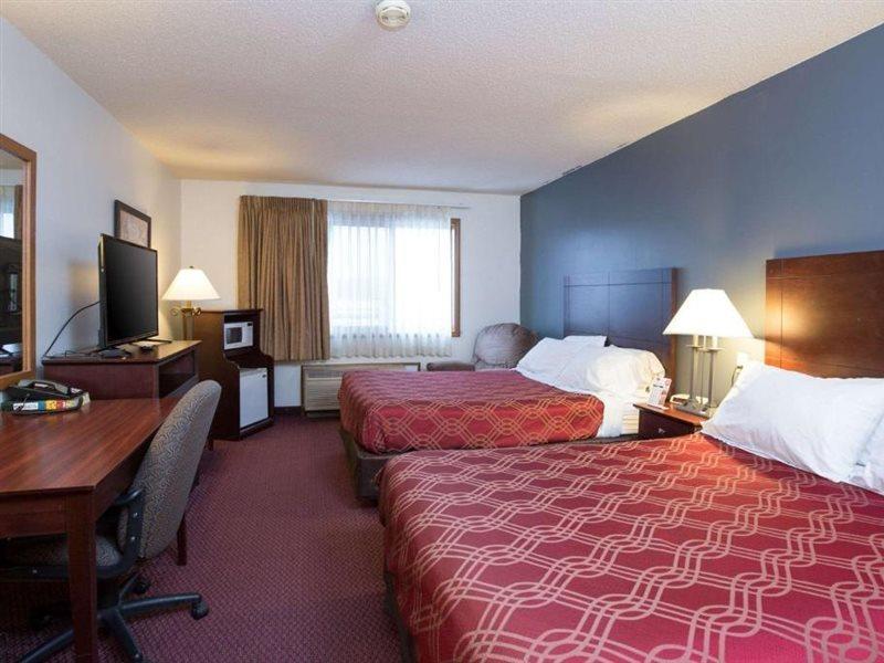 Travelodge By Wyndham Merrill Dış mekan fotoğraf