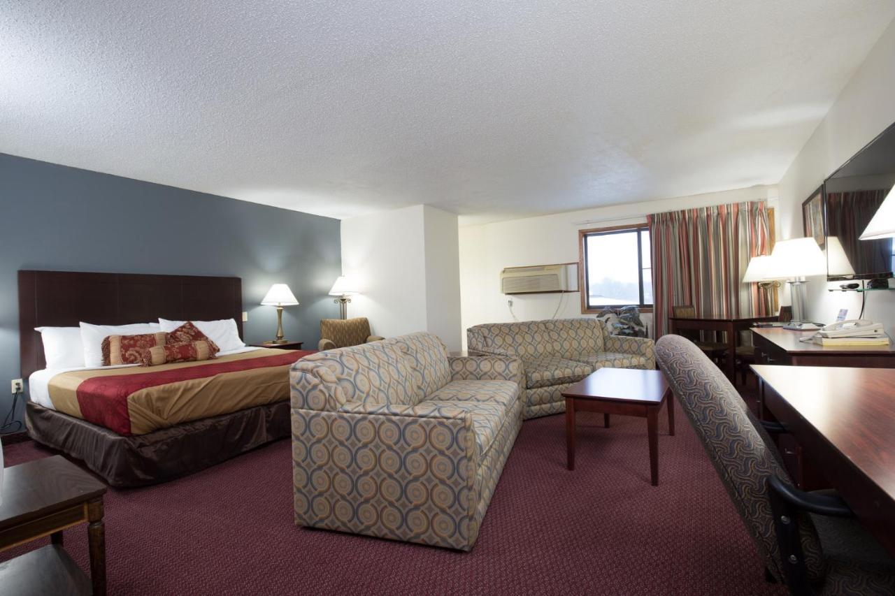 Travelodge By Wyndham Merrill Dış mekan fotoğraf