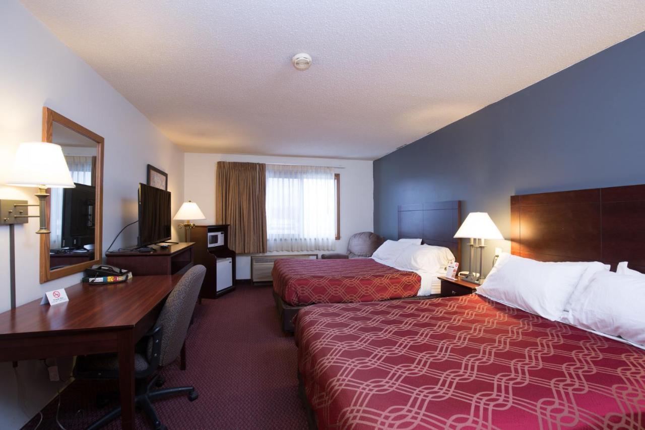 Travelodge By Wyndham Merrill Dış mekan fotoğraf