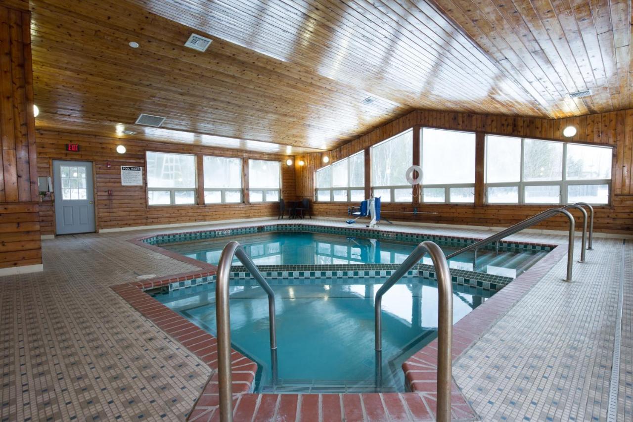 Travelodge By Wyndham Merrill Dış mekan fotoğraf