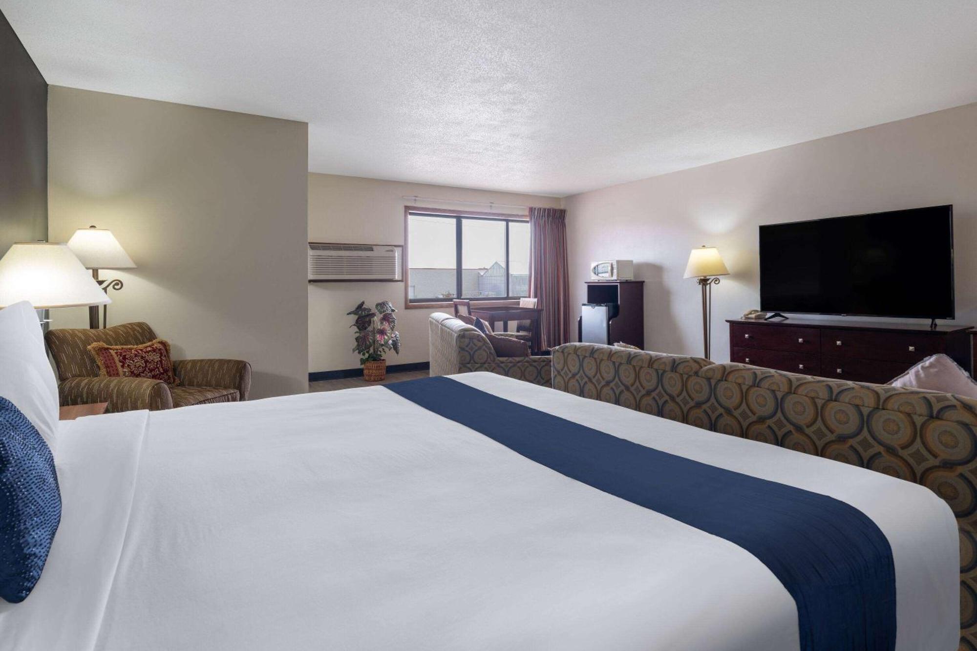 Travelodge By Wyndham Merrill Dış mekan fotoğraf