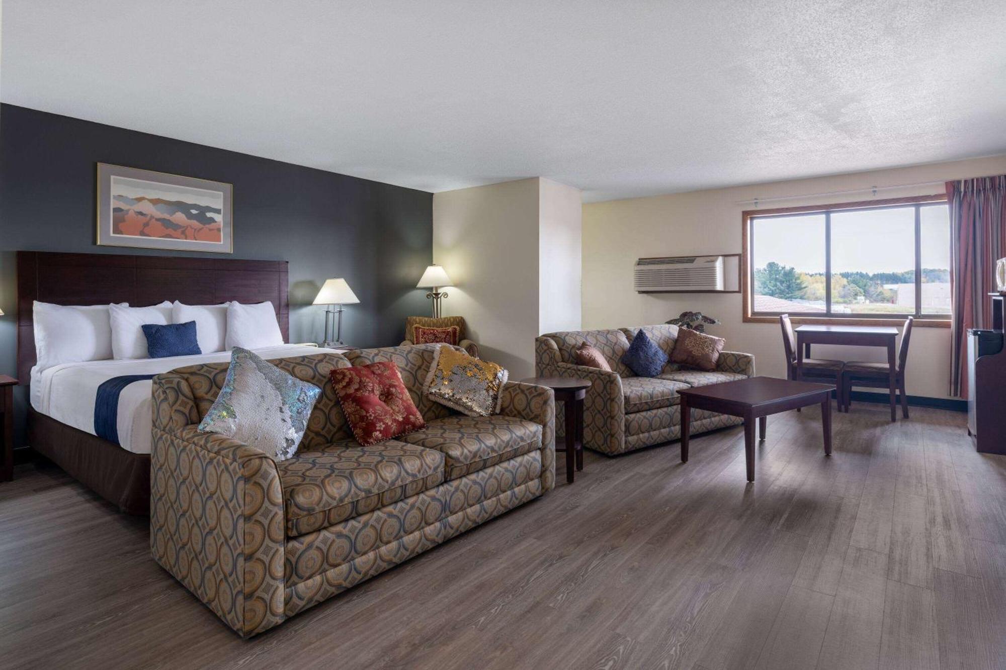 Travelodge By Wyndham Merrill Dış mekan fotoğraf
