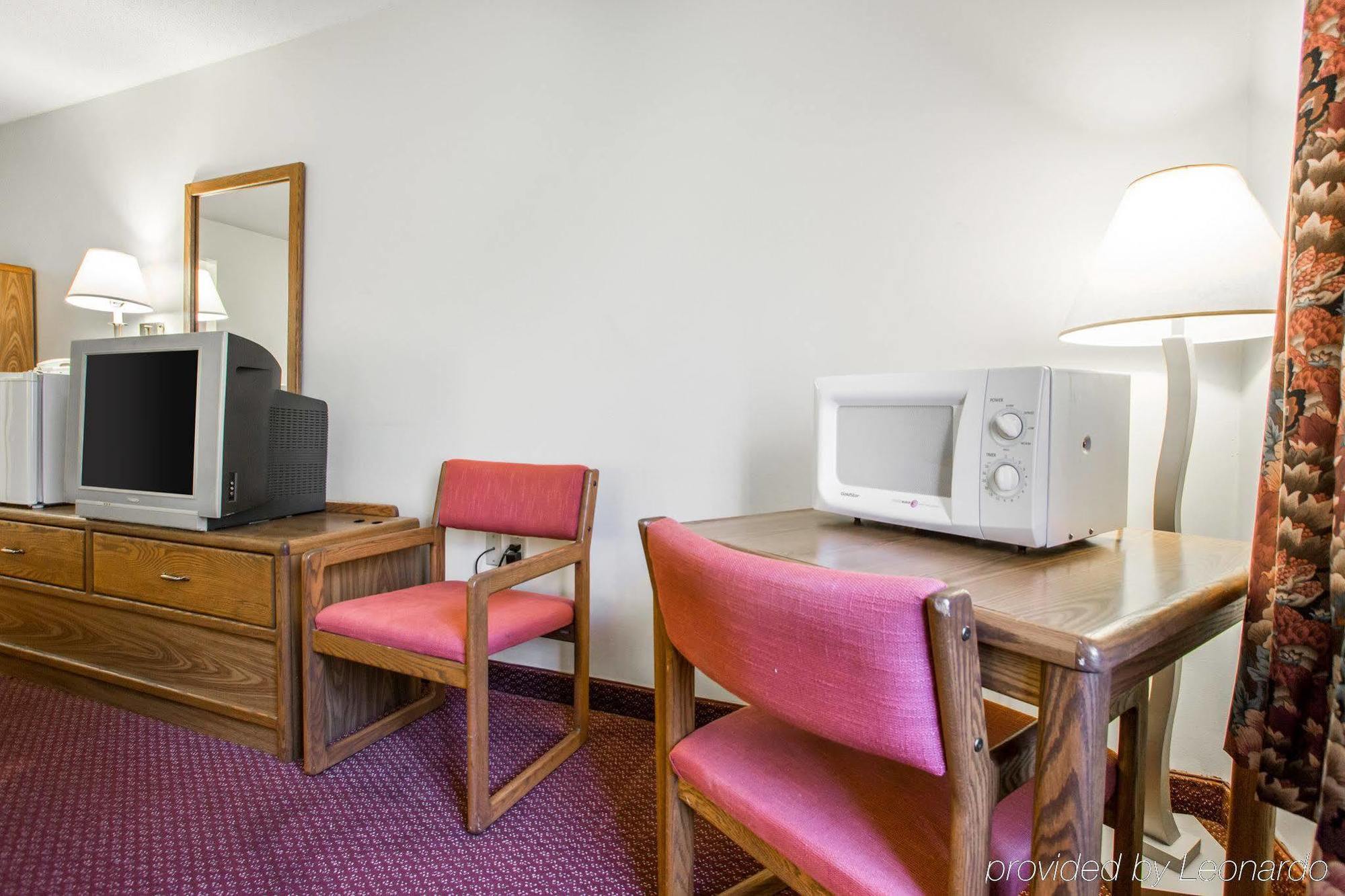Travelodge By Wyndham Merrill Dış mekan fotoğraf