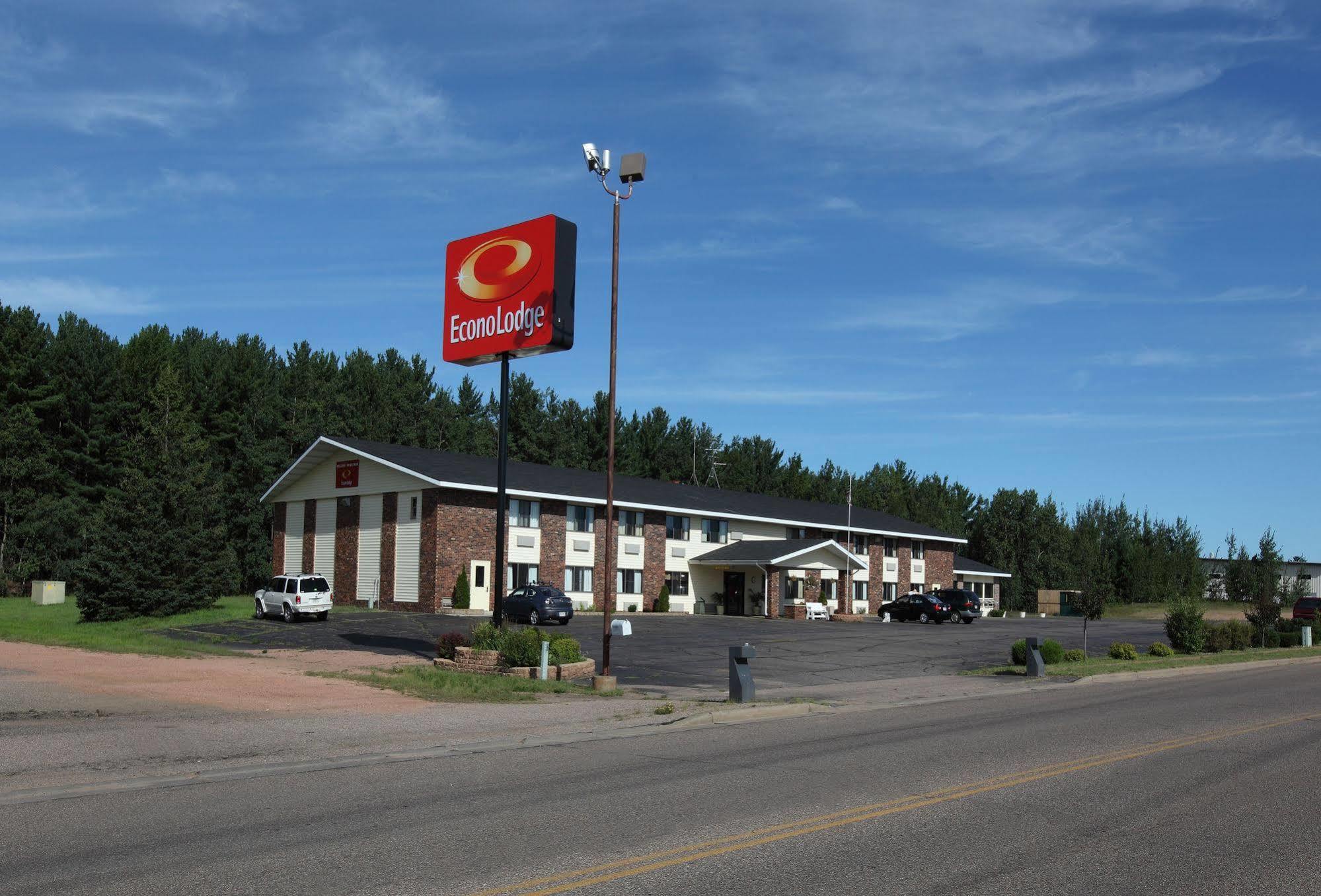 Travelodge By Wyndham Merrill Dış mekan fotoğraf
