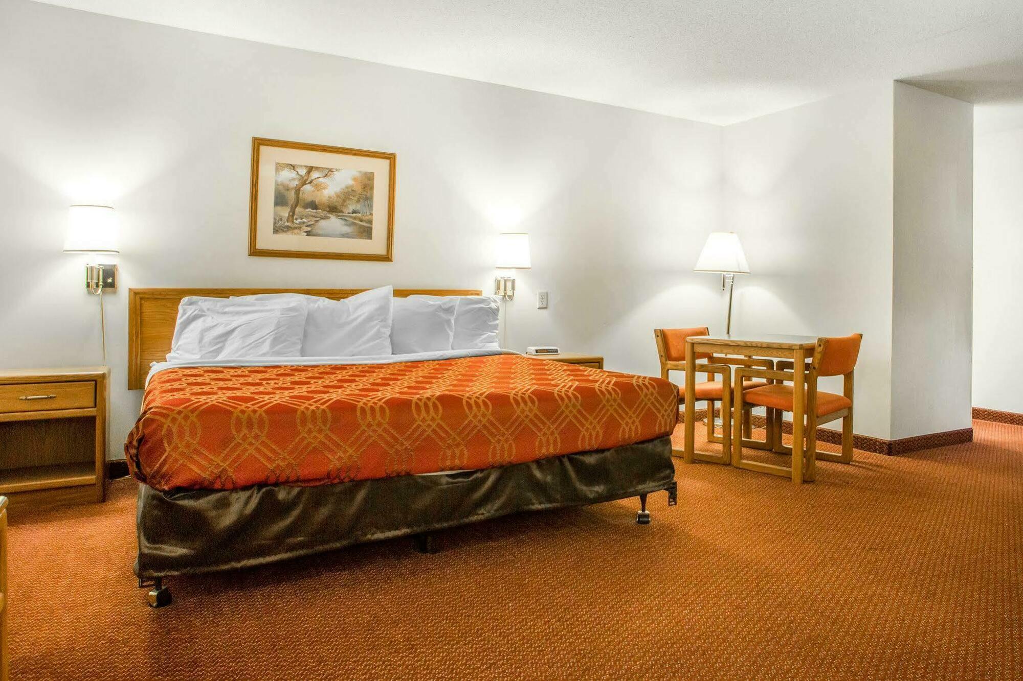 Travelodge By Wyndham Merrill Dış mekan fotoğraf